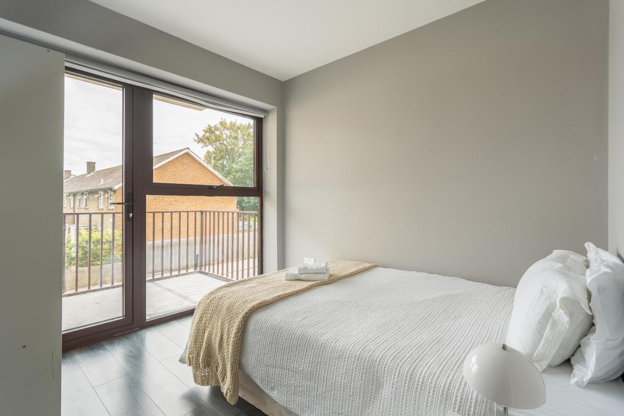 Modern Double Room With Shared Bathroom Лондон Екстер'єр фото